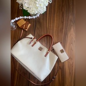 Dooney & Bourke purse and wallet